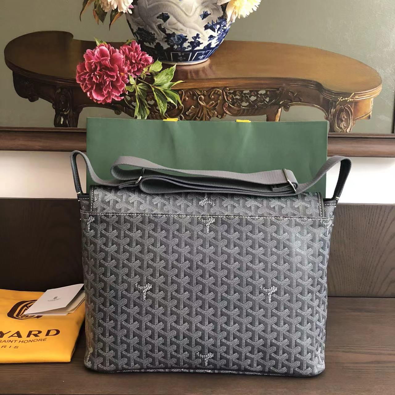 Goyard Capetien Messenger Bag  (35-25-13cm) - FashionPlug