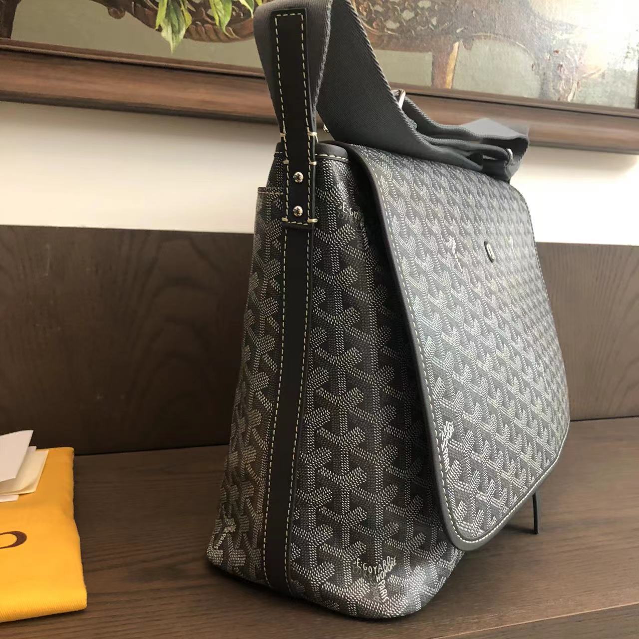 Goyard Capetien Messenger Bag  (35-25-13cm) - FashionPlug