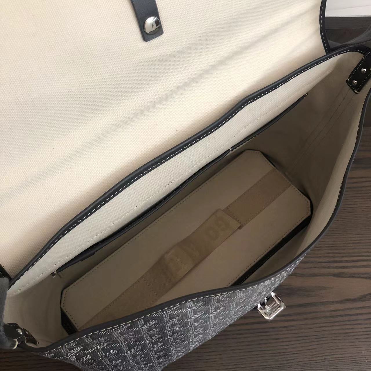 Goyard Capetien Messenger Bag  (35-25-13cm) - FashionPlug