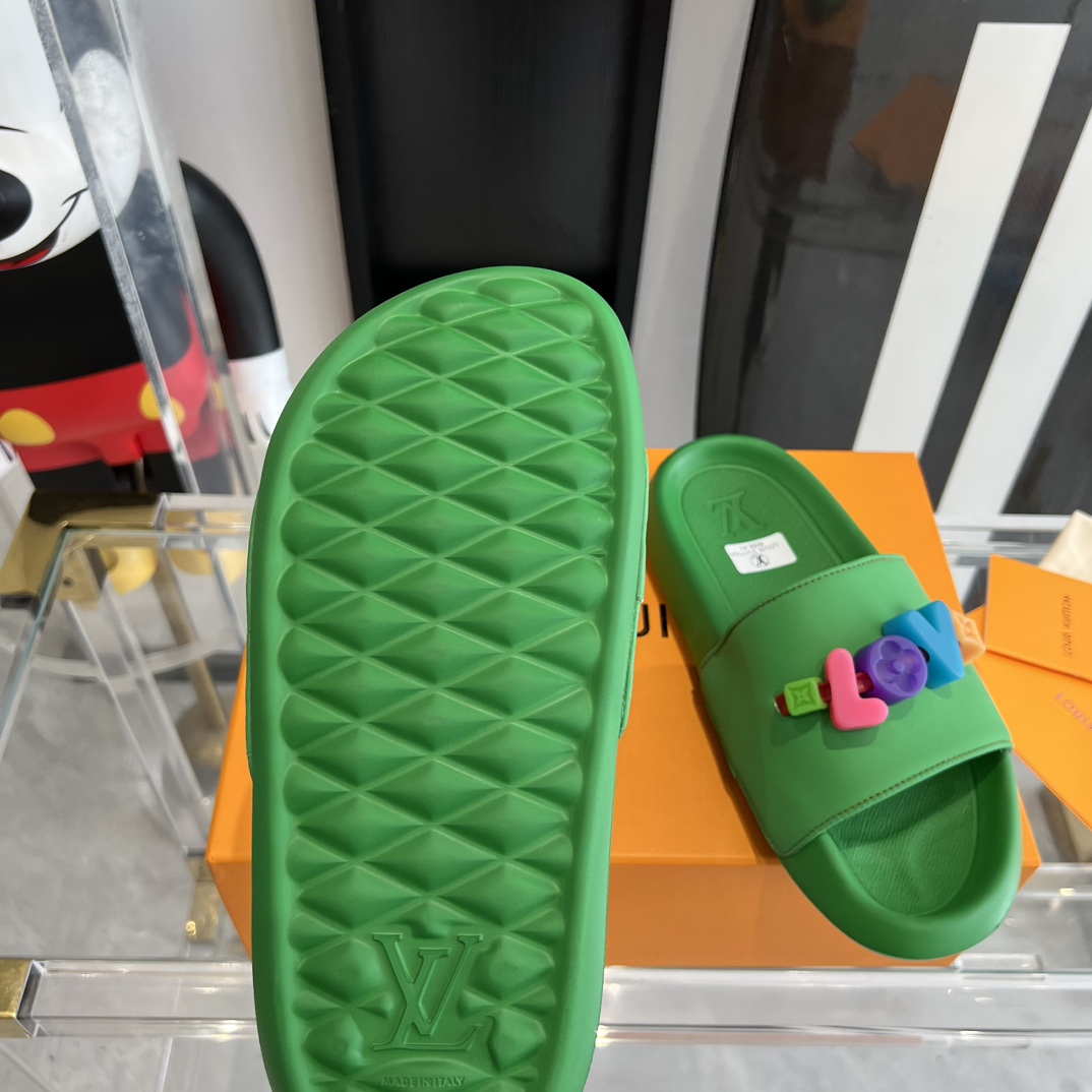 Louis Vuitton Pool Pillow Flat Comfort Mule Sandals - FashionPlug