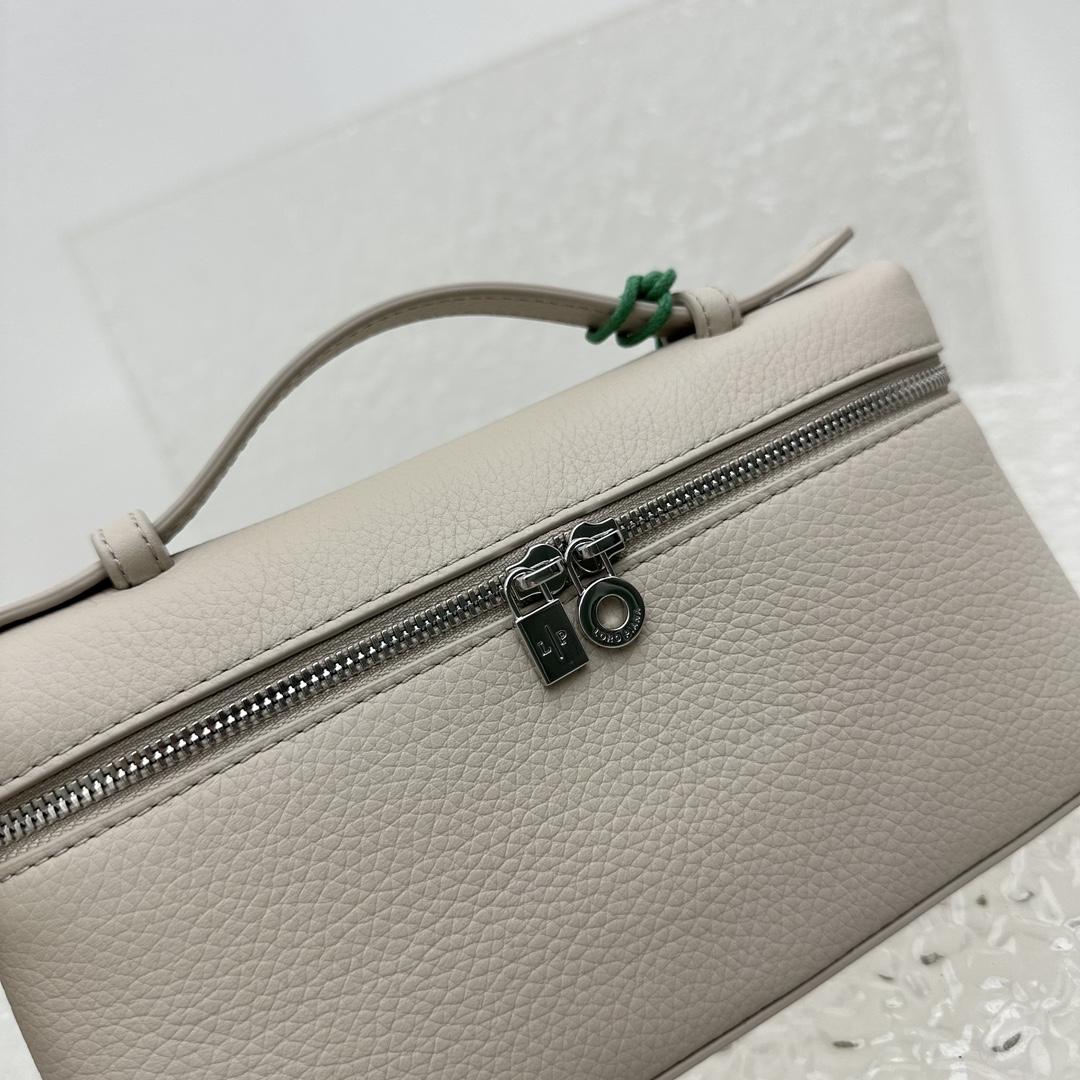 Loro Piana Extra Pocket Pouch L19  (19-7-12cm) - FashionPlug