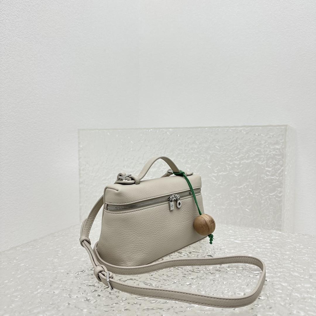 Loro Piana Extra Pocket Pouch L19  (19-7-12cm) - FashionPlug