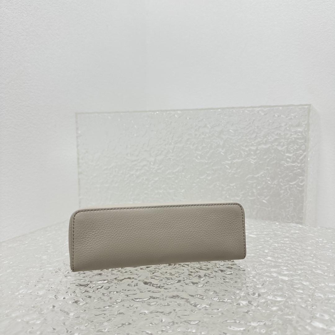 Loro Piana Extra Pocket Pouch L19  (19-7-12cm) - FashionPlug