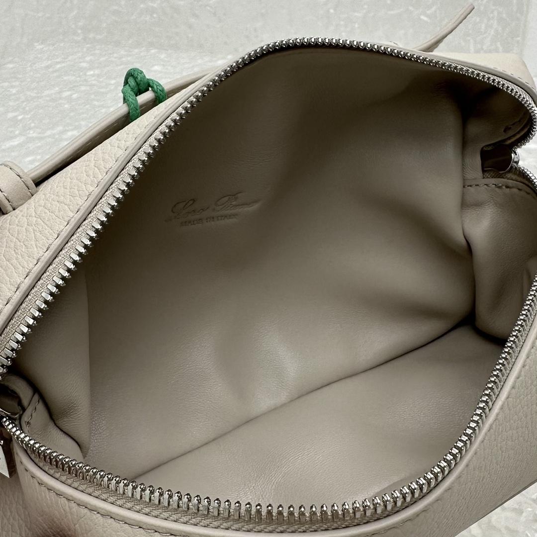 Loro Piana Extra Pocket Pouch L19  (19-7-12cm) - FashionPlug