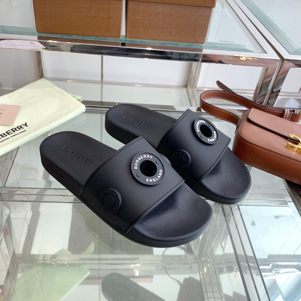 Burberry Eyelet Rubber Slide - FashionPlug
