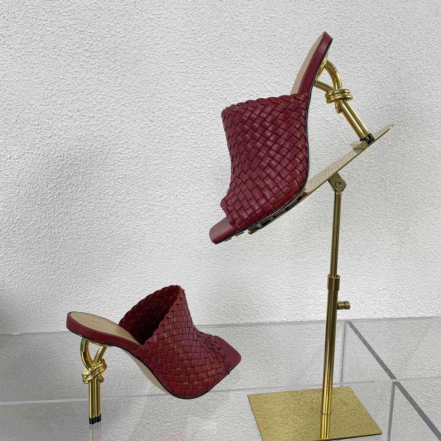 Bottega Veneta Knot Mule - FashionPlug