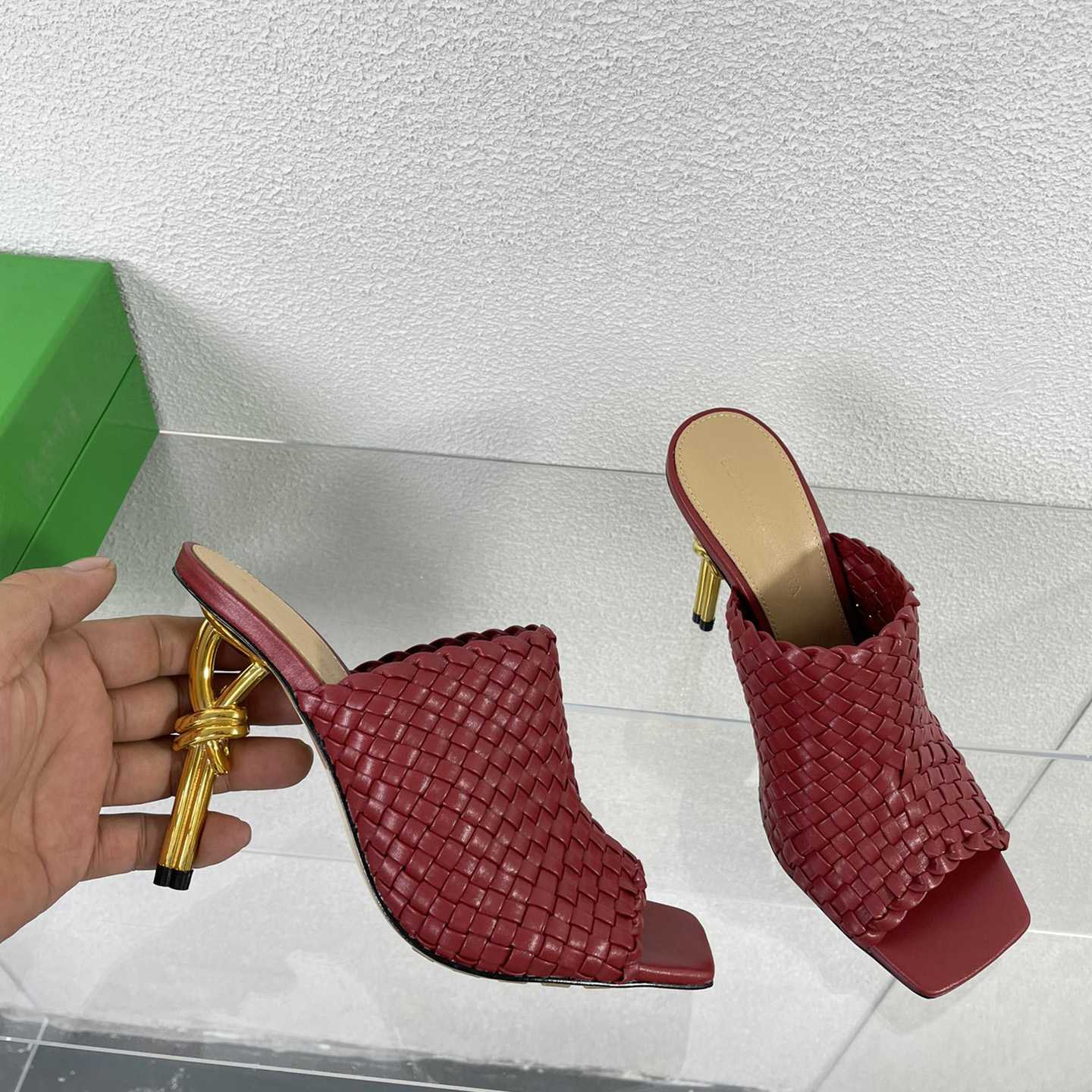 Bottega Veneta Knot Mule - FashionPlug