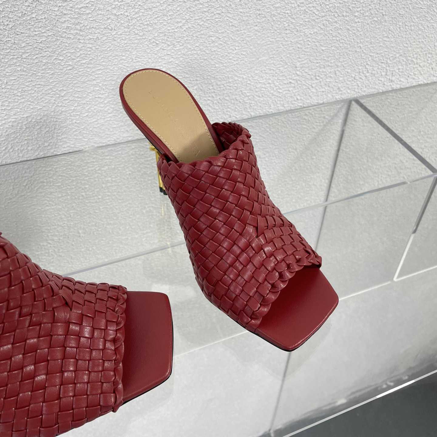Bottega Veneta Knot Mule - FashionPlug