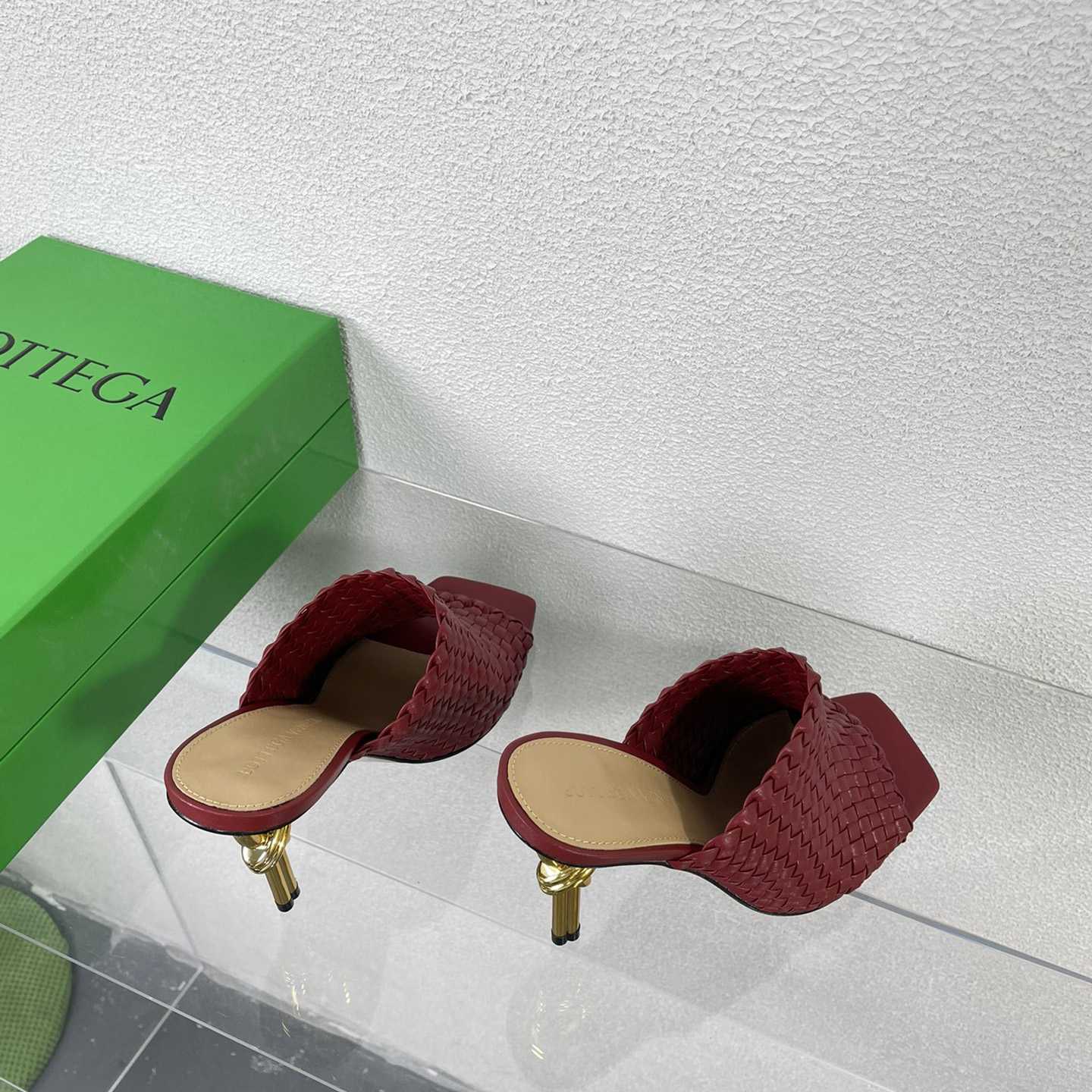 Bottega Veneta Knot Mule - FashionPlug