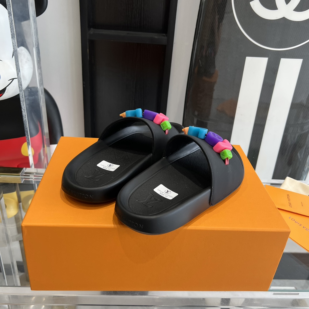 Louis Vuitton Pool Pillow Flat Comfort Mule Sandals - FashionPlug