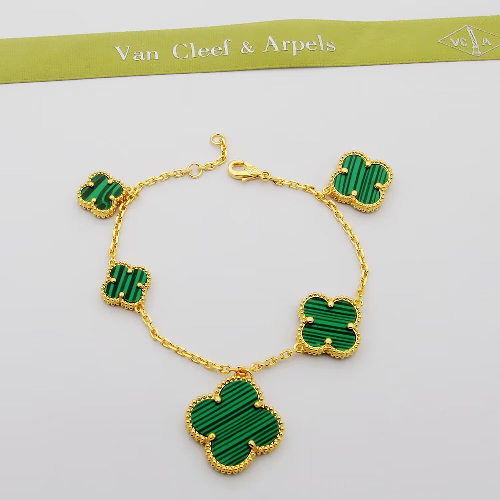 Van Cleef & Arpels Bracelet - FashionPlug
