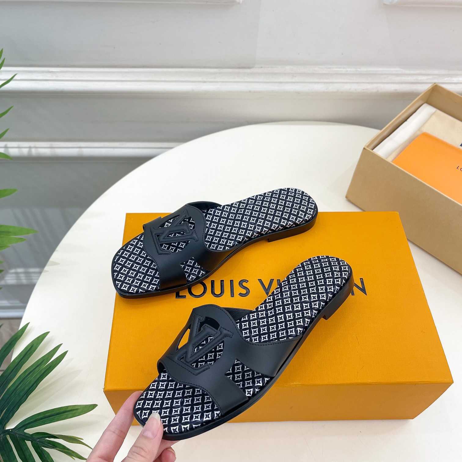 Louis Vuitton LV Isola Flat Mule - FashionPlug