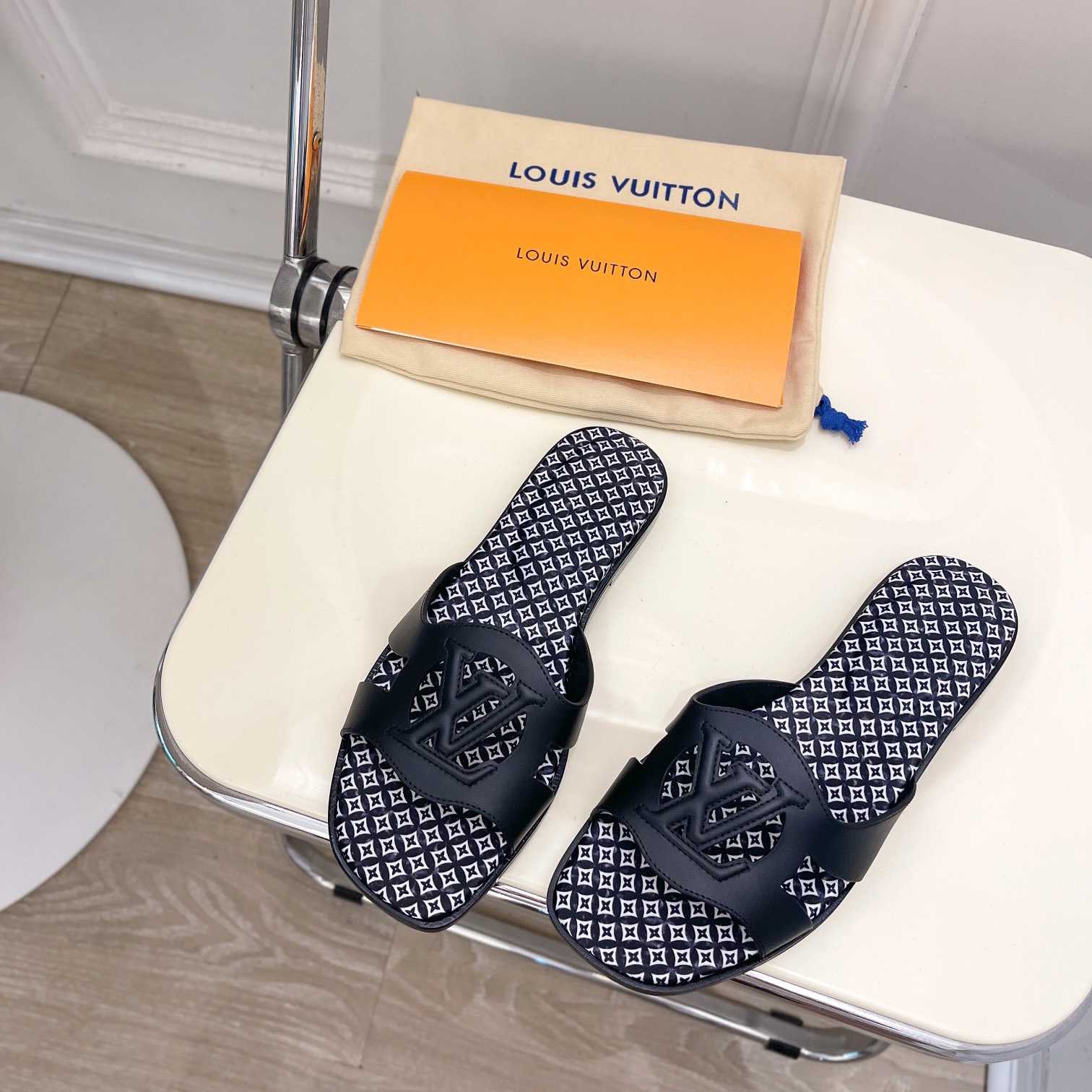 Louis Vuitton LV Isola Flat Mule - FashionPlug
