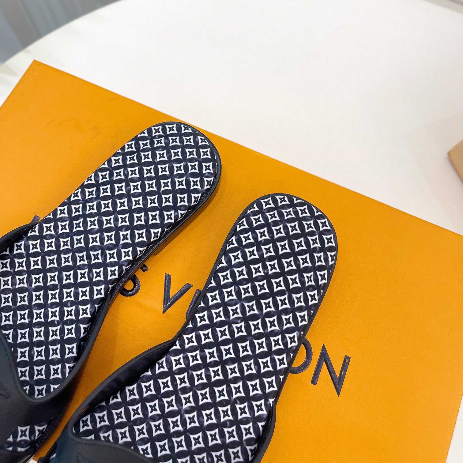 Louis Vuitton LV Isola Flat Mule - FashionPlug