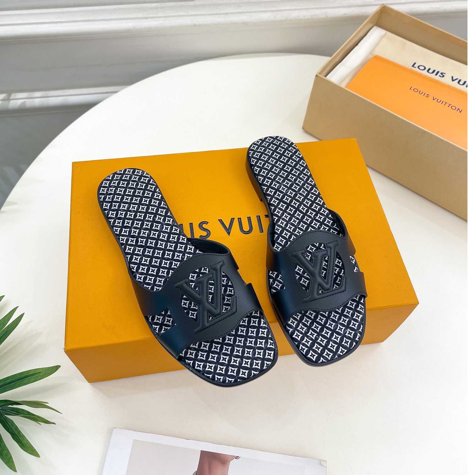 Louis Vuitton LV Isola Flat Mule - FashionPlug