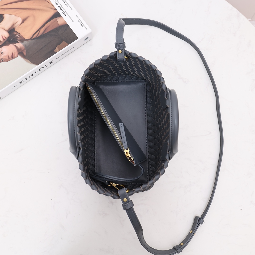 Bottega Veneta Mini Cabat - FashionPlug
