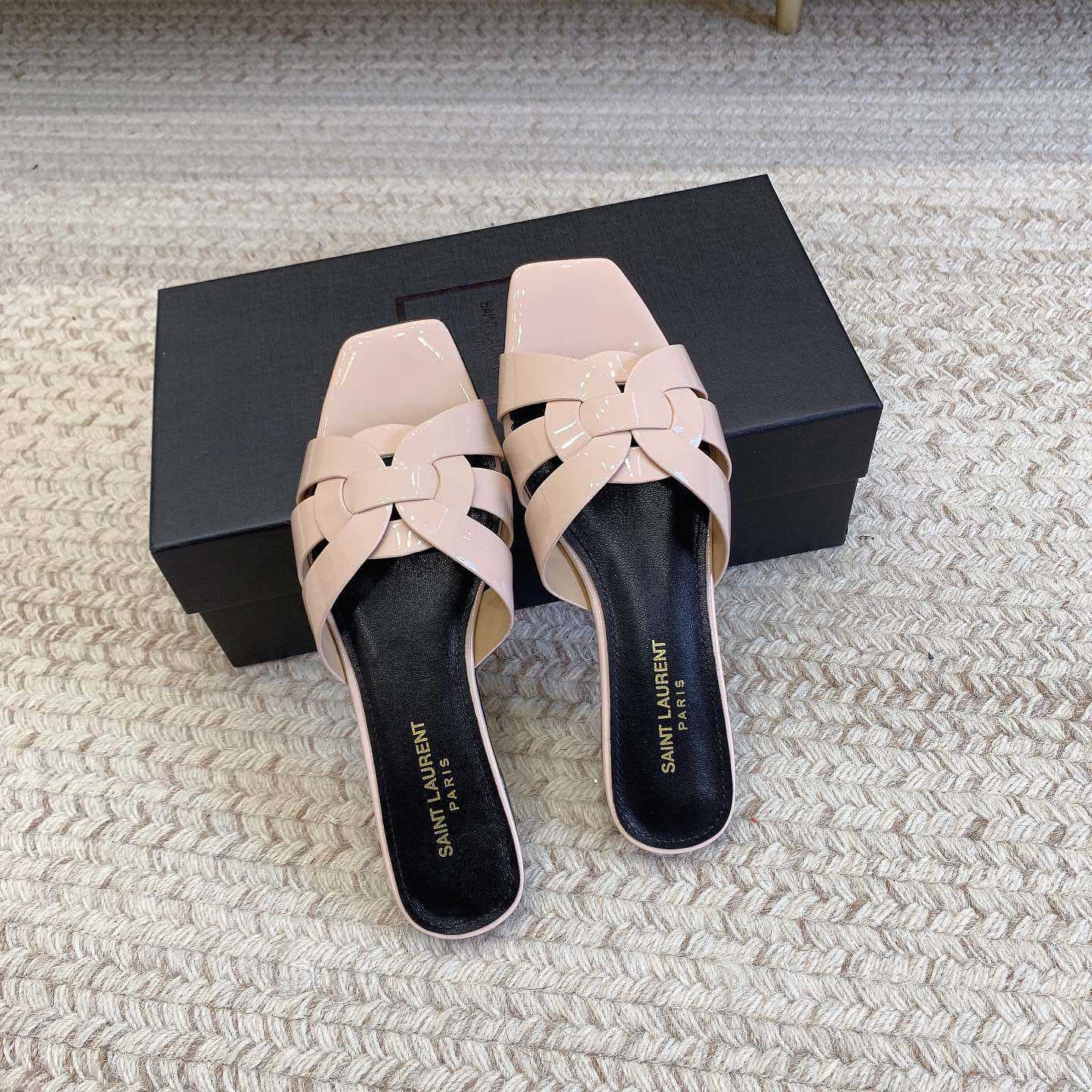 Saint Laurent Tribute Flat Sandals - FashionPlug