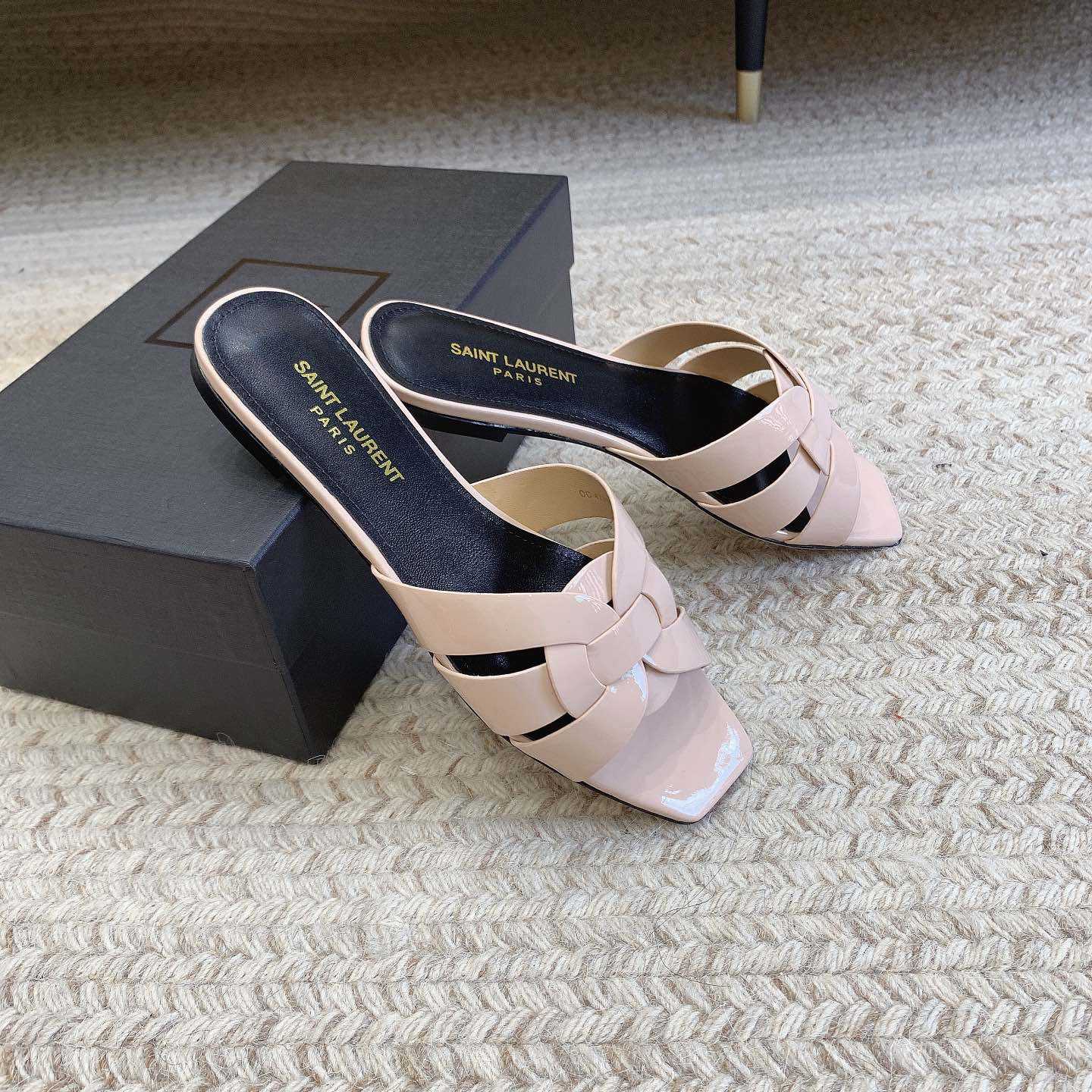Saint Laurent Tribute Flat Sandals - FashionPlug