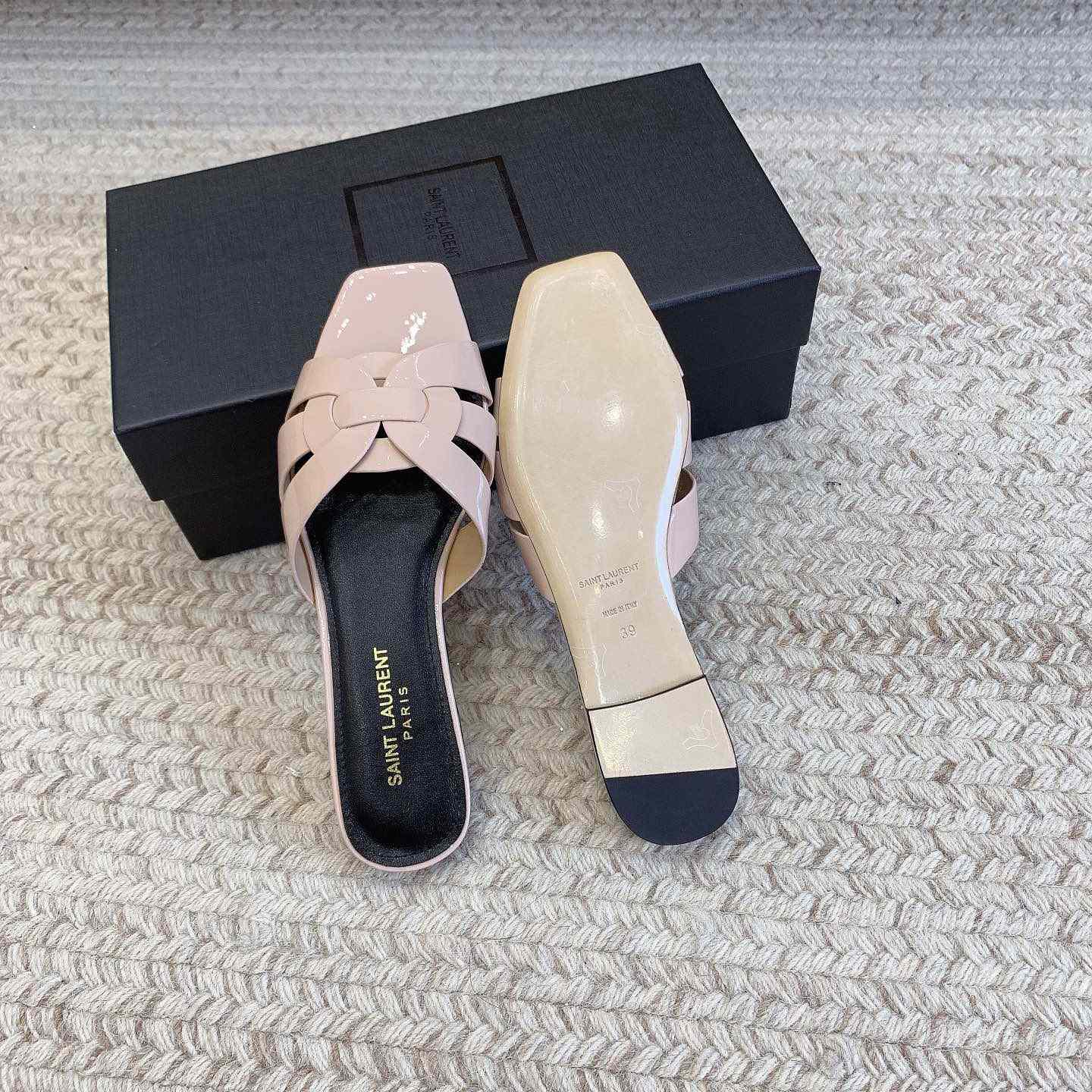 Saint Laurent Tribute Flat Sandals - FashionPlug