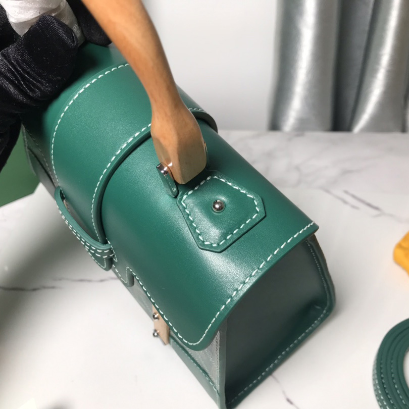 Goyard Saïgon Bag (20x14.5×9cm) - FashionPlug