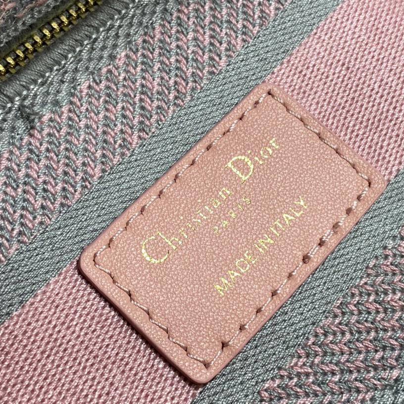 Dior Medium Lady D-lite Bag - FashionPlug