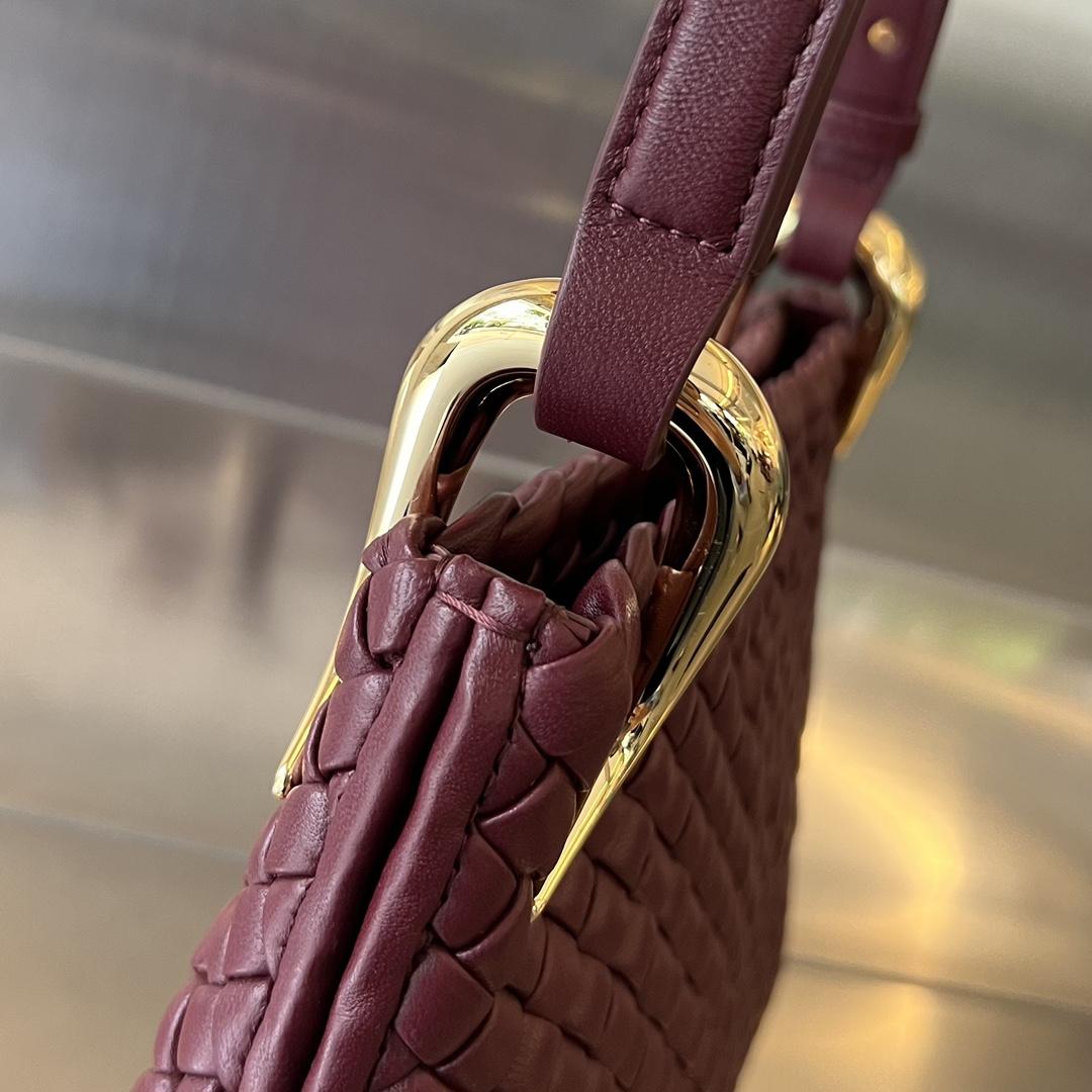 Bottega Veneta Small Clicker Shoulder Bag - FashionPlug