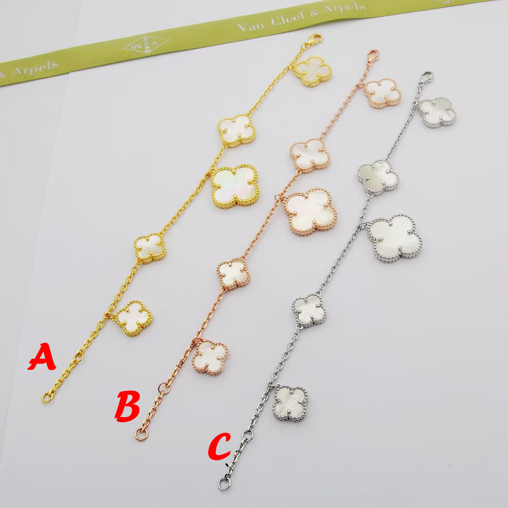 Van Cleef & Arpels Bracelet - FashionPlug