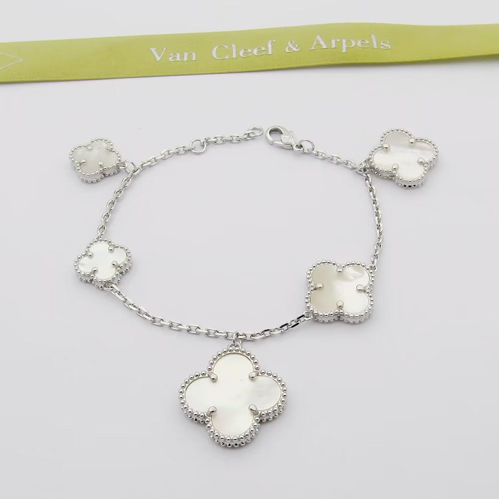 Van Cleef & Arpels Bracelet - FashionPlug