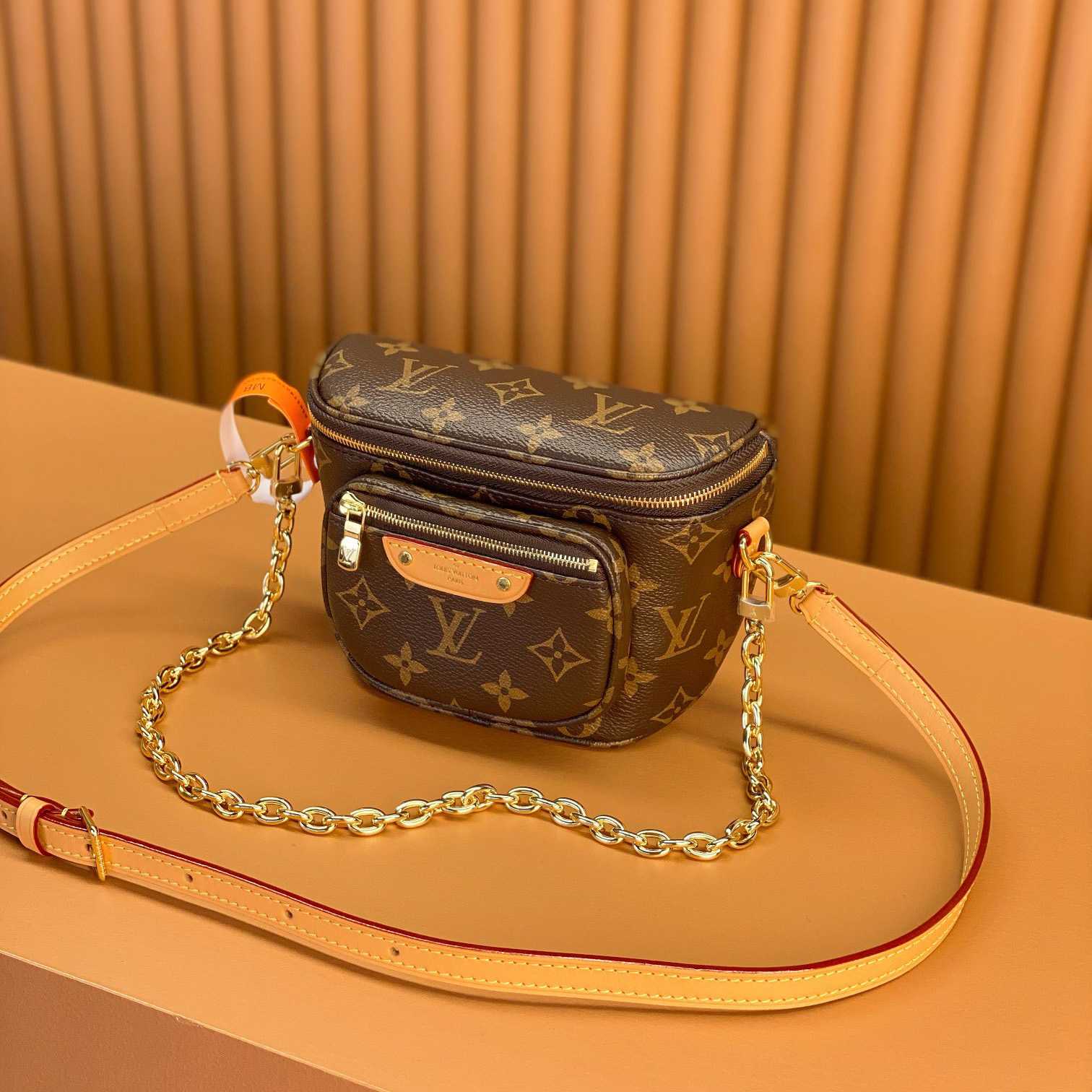 Louis Vuitton Mini Bumbag (17x12x9.5cm)      M82335 - FashionPlug