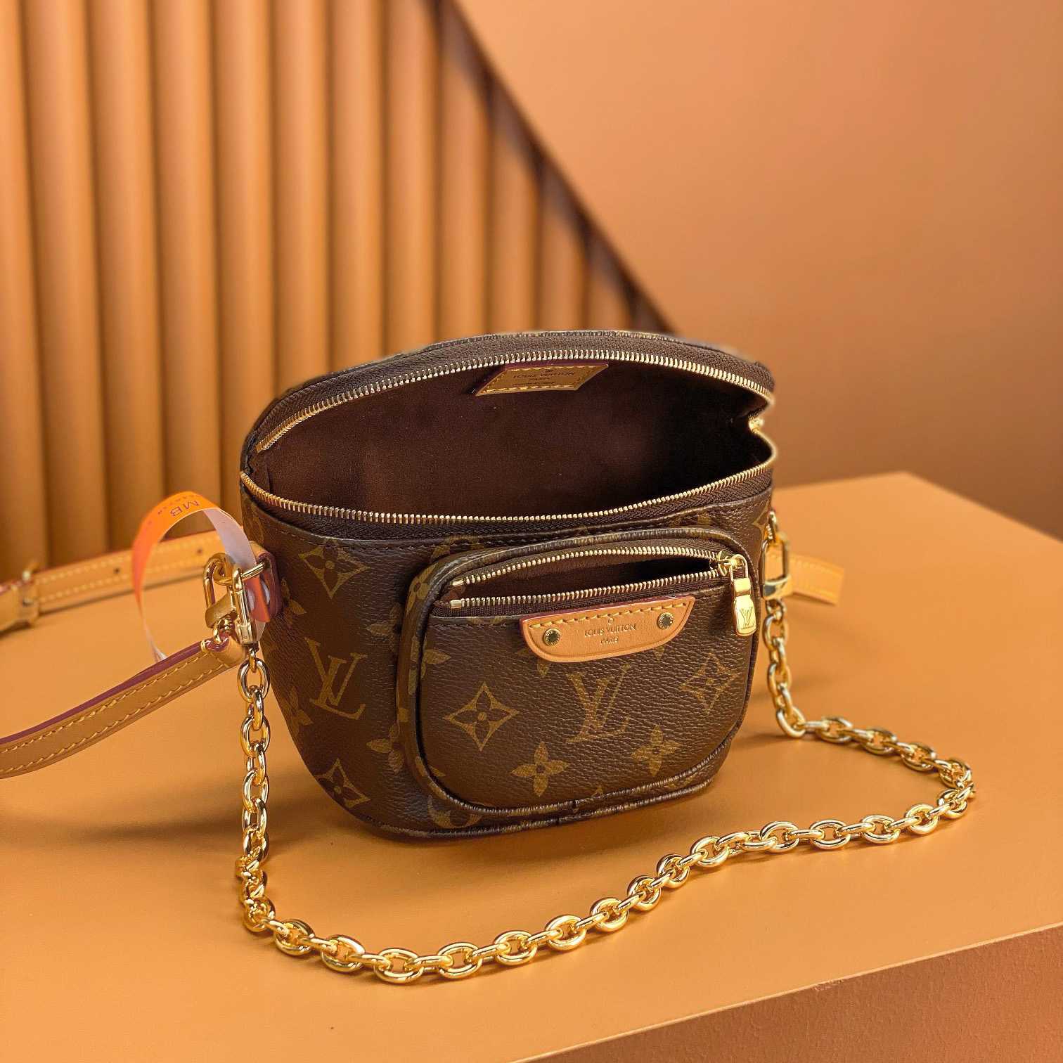 Louis Vuitton Mini Bumbag (17x12x9.5cm)      M82335 - FashionPlug