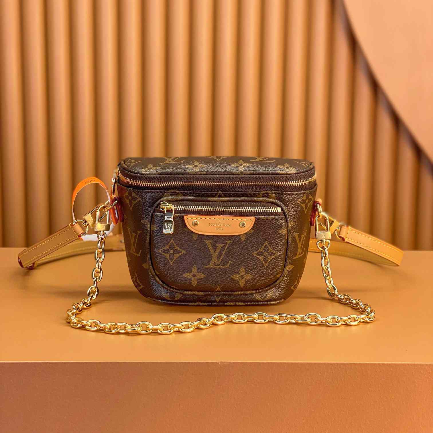 Louis Vuitton Mini Bumbag (17x12x9.5cm)      M82335 - FashionPlug