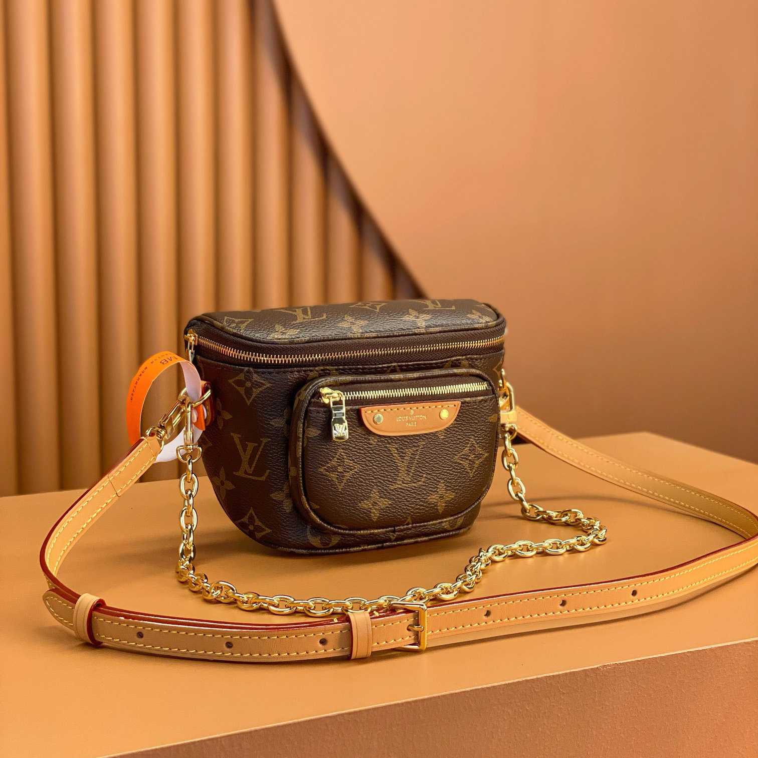 Louis Vuitton Mini Bumbag (17x12x9.5cm)      M82335 - FashionPlug