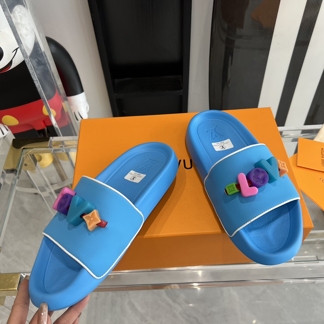 Louis Vuitton Pool Pillow Flat Comfort Mule Sandals - FashionPlug