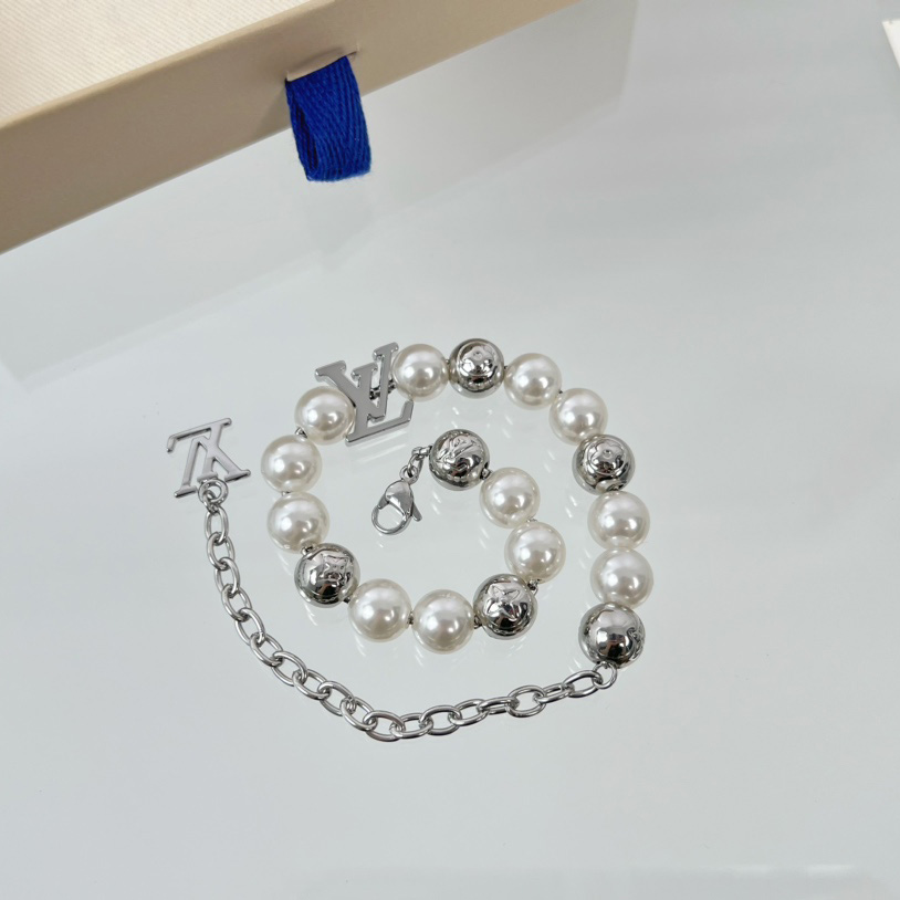 Louis Vuitton Monogram Pearls Bracelet   M0996 - FashionPlug