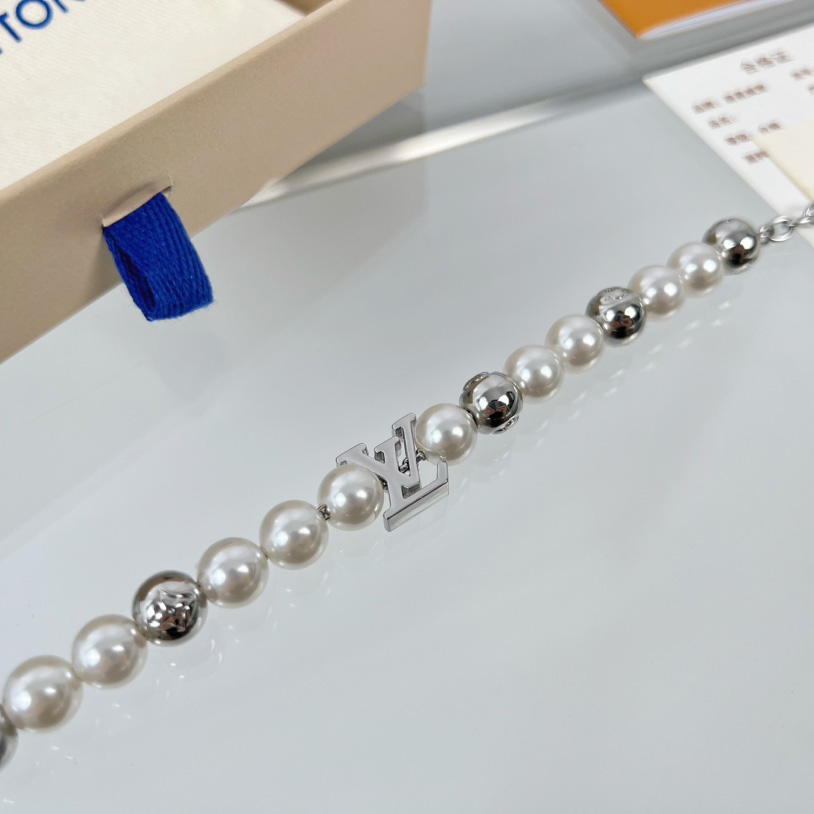 Louis Vuitton Monogram Pearls Bracelet   M0996 - FashionPlug