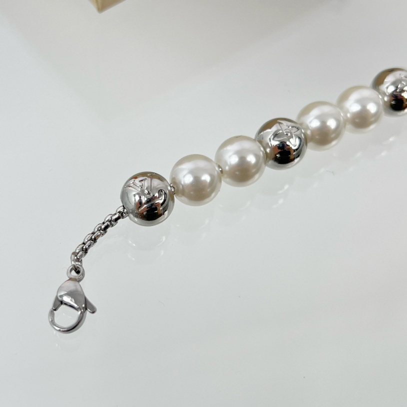 Louis Vuitton Monogram Pearls Bracelet   M0996 - FashionPlug