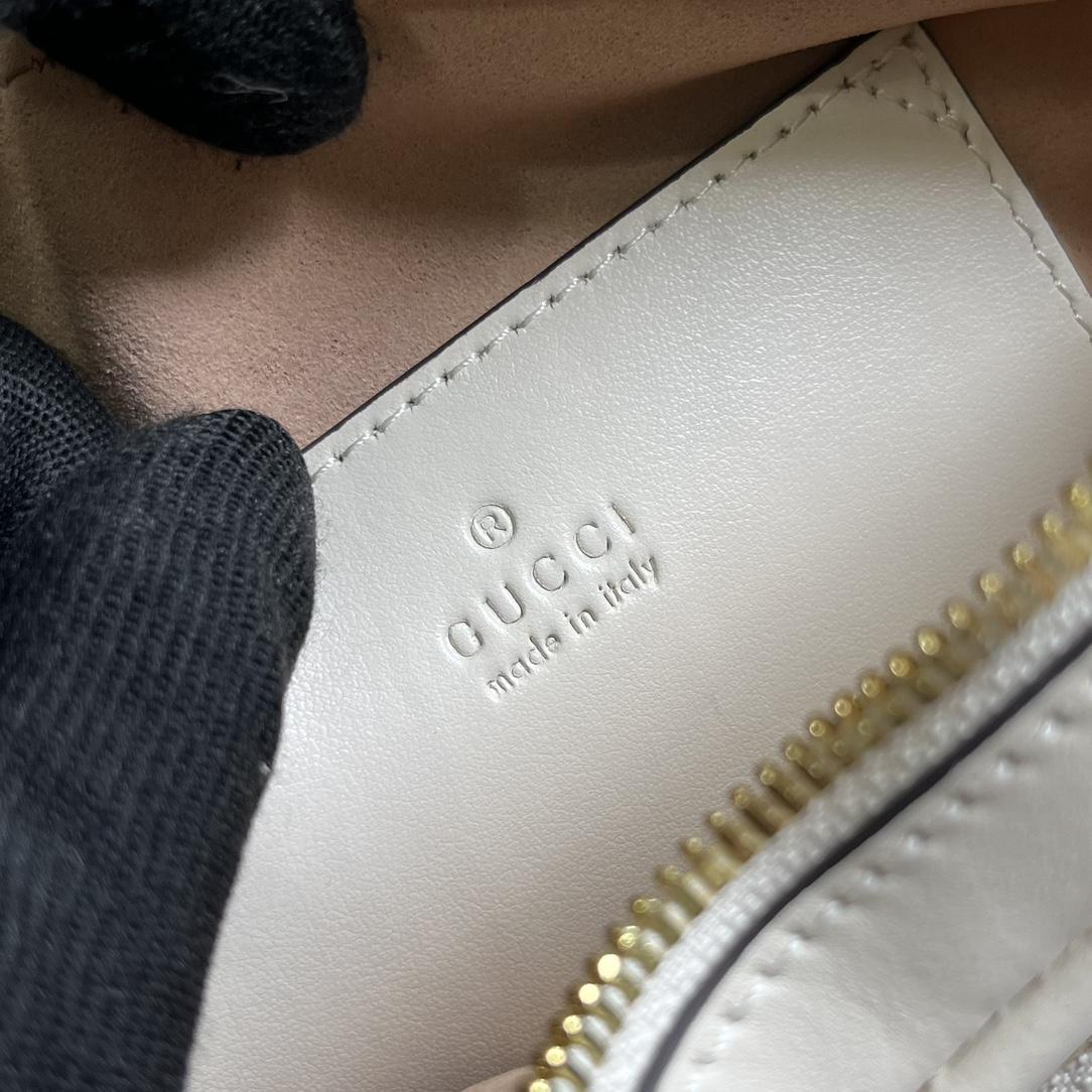 Gucci Interlocking G Mini Heart Shoulder Bag - FashionPlug