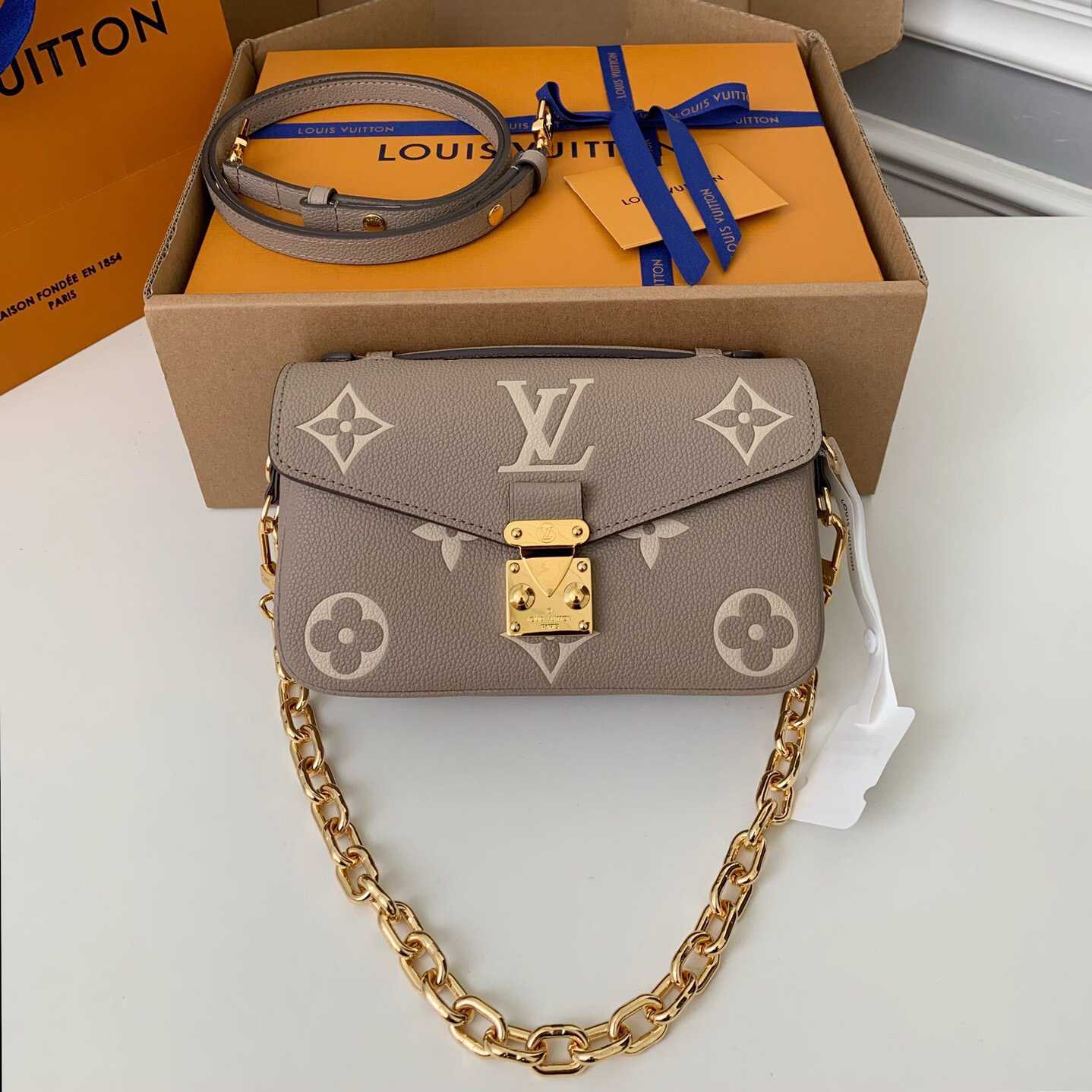 Louis Vuitton  Pochette Metis East West  (21.5 x 13.5 x 6 cm)      M23081 - FashionPlug