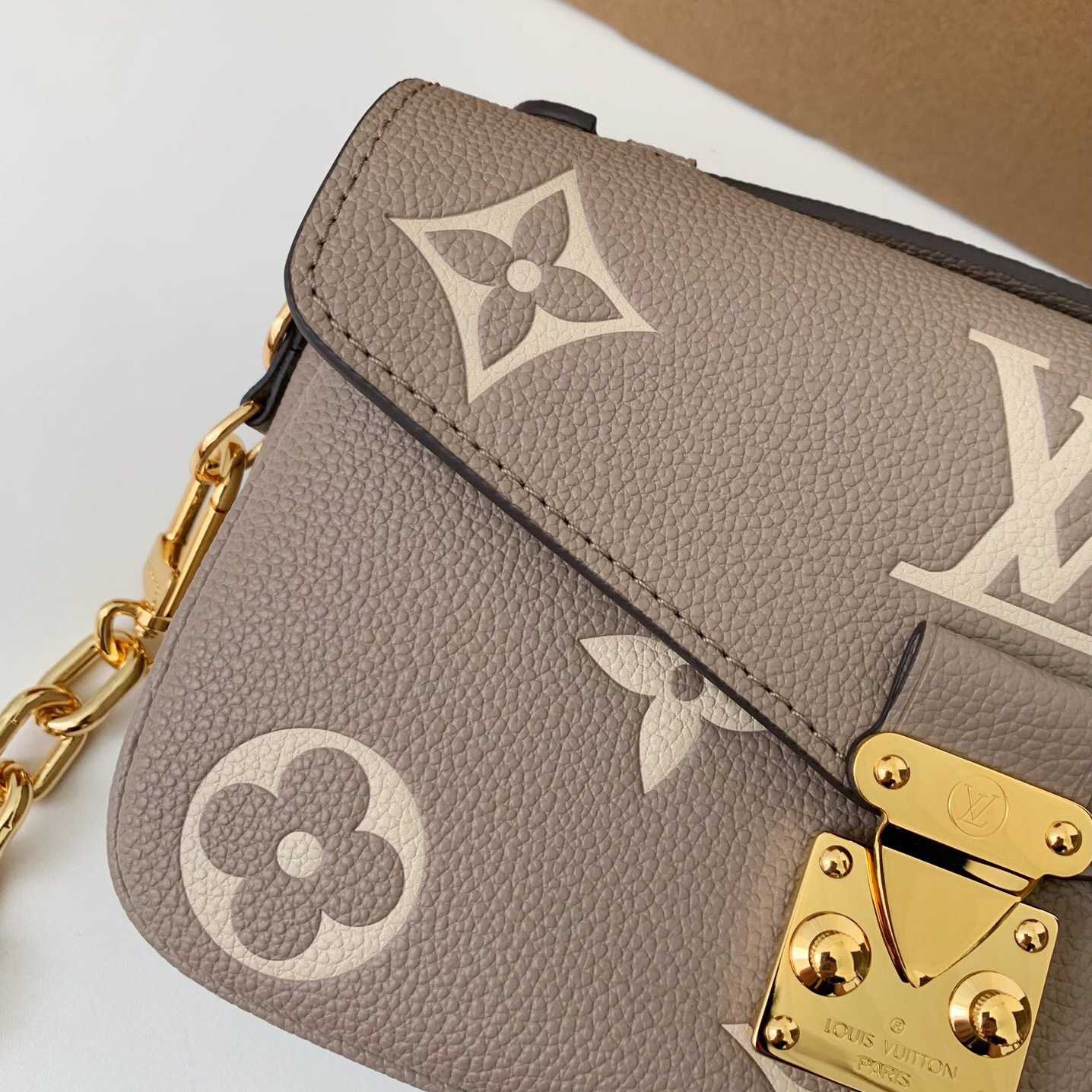 Louis Vuitton  Pochette Metis East West  (21.5 x 13.5 x 6 cm)      M23081 - FashionPlug