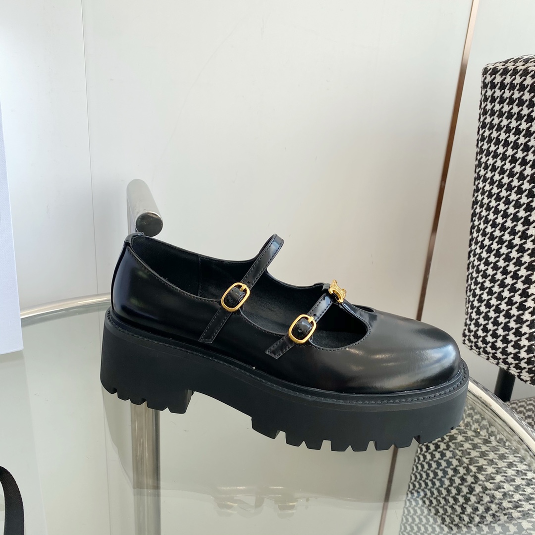 Celine Bulky Babies Triomphe In Polished Bull Black - FashionPlug
