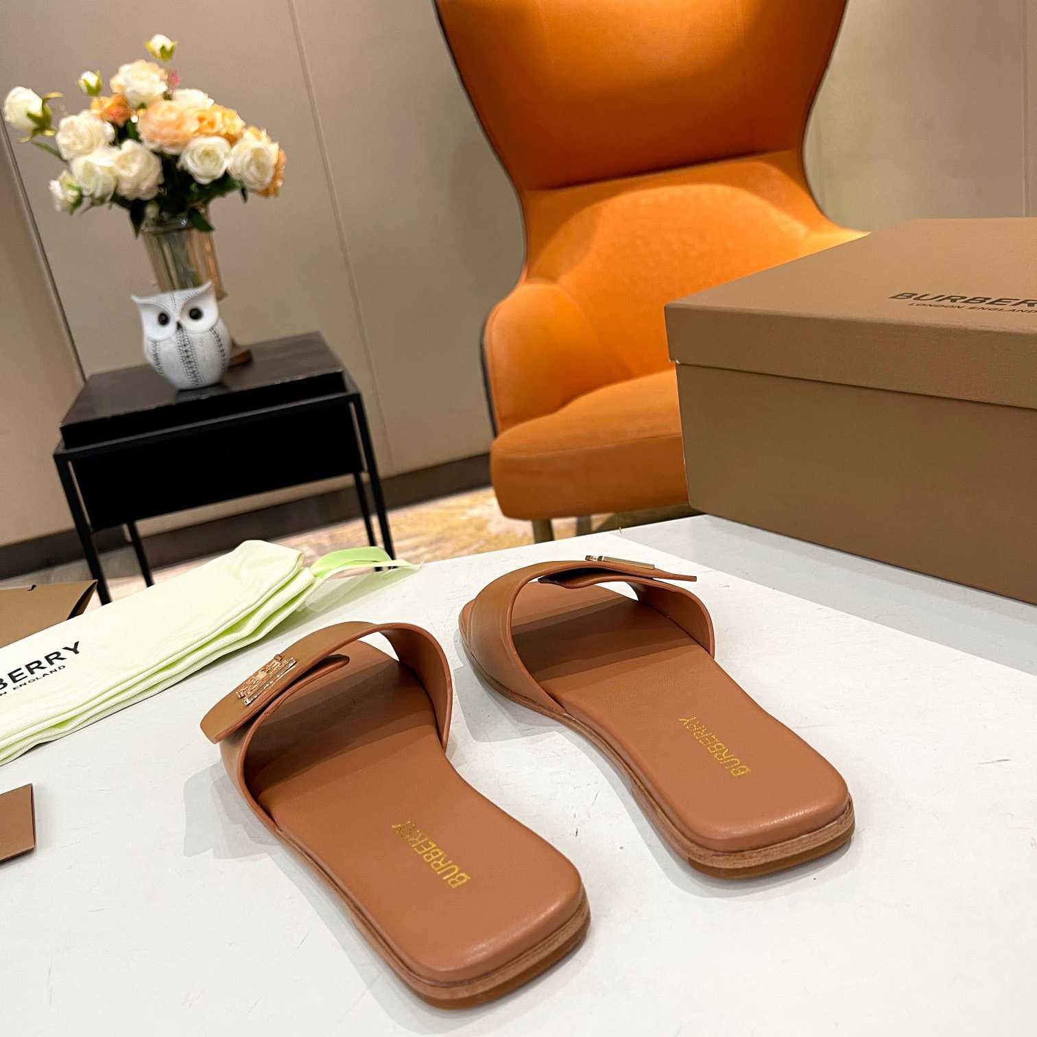 Burberry Women's Mule Sandals - FashionPlug