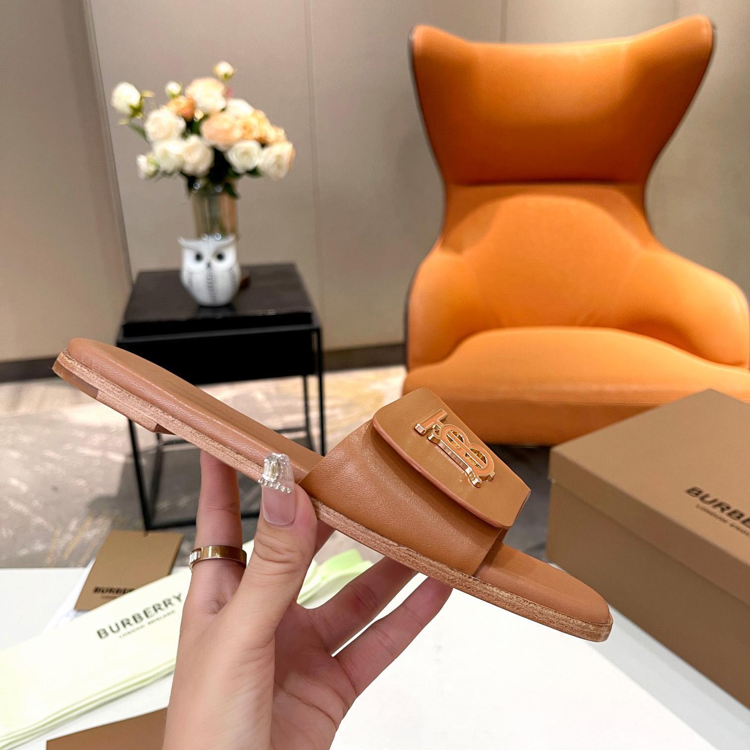Burberry Women's Mule Sandals - FashionPlug
