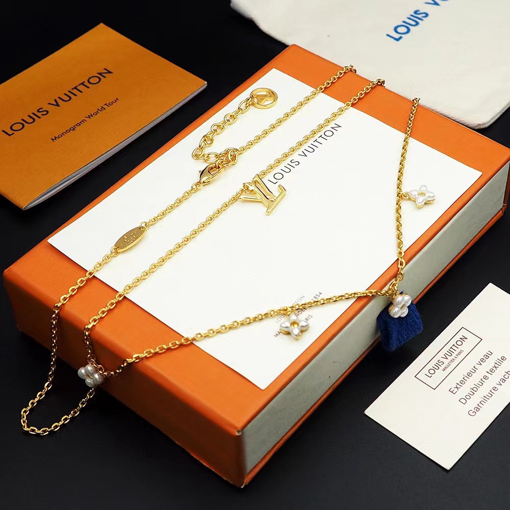 Louis Vuitton LV Floragram Necklace   M00981 - FashionPlug