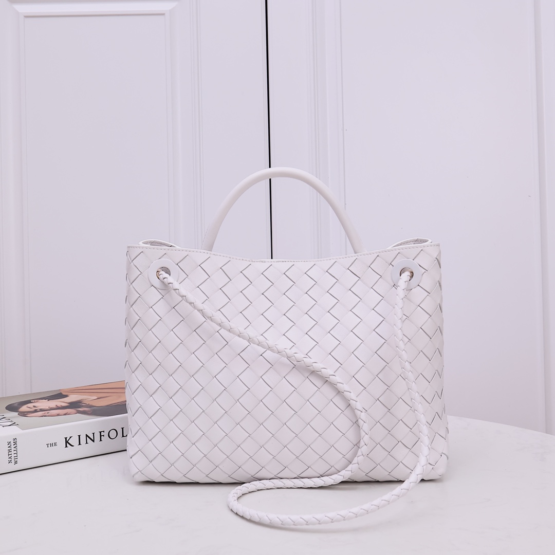 Bottega Veneta Medium Andiamo - FashionPlug