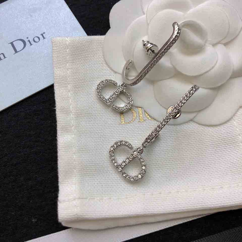 Dior 30 Montaigne Earrings - FashionPlug