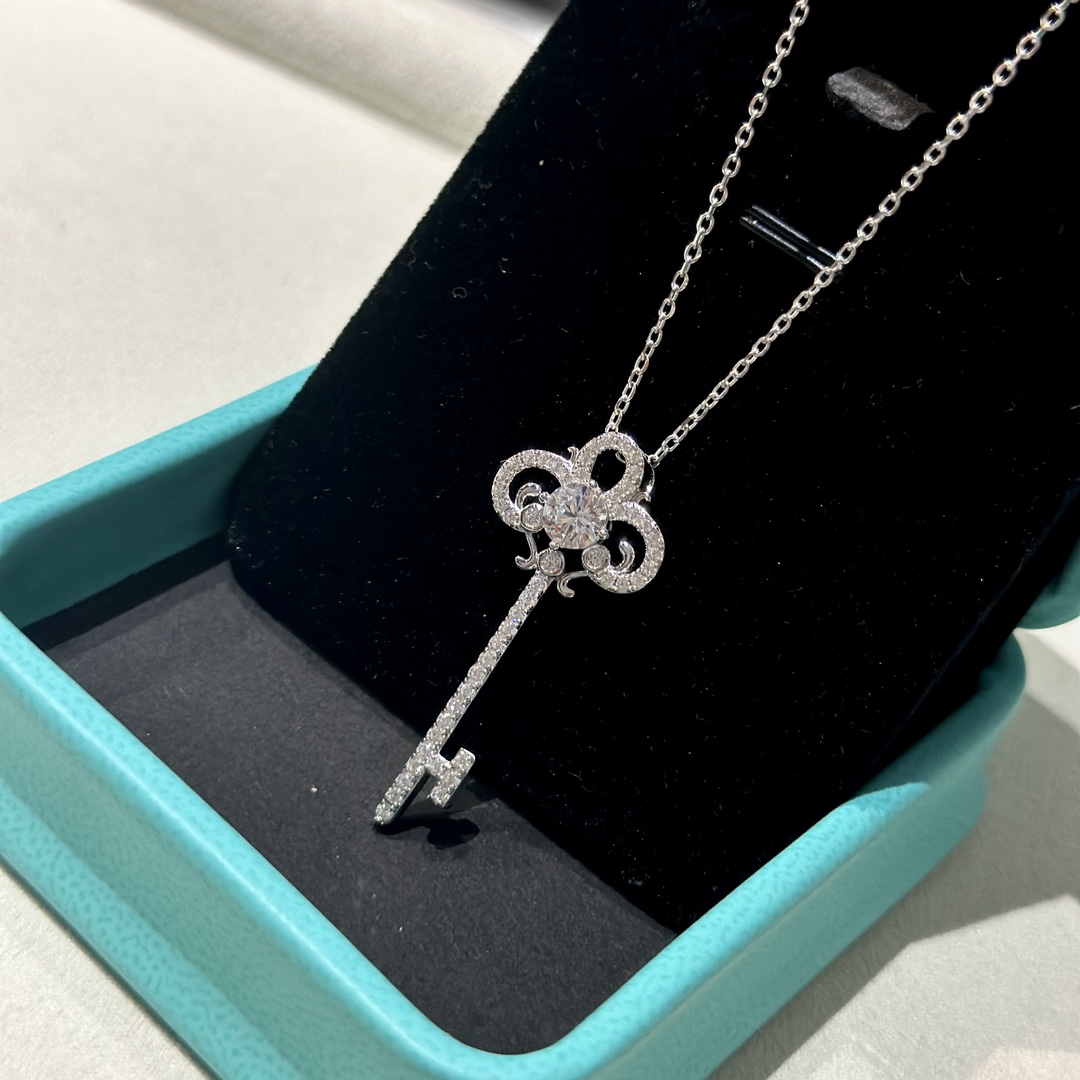 Tiffany&CO Fleur de Lis Key Pendant - FashionPlug