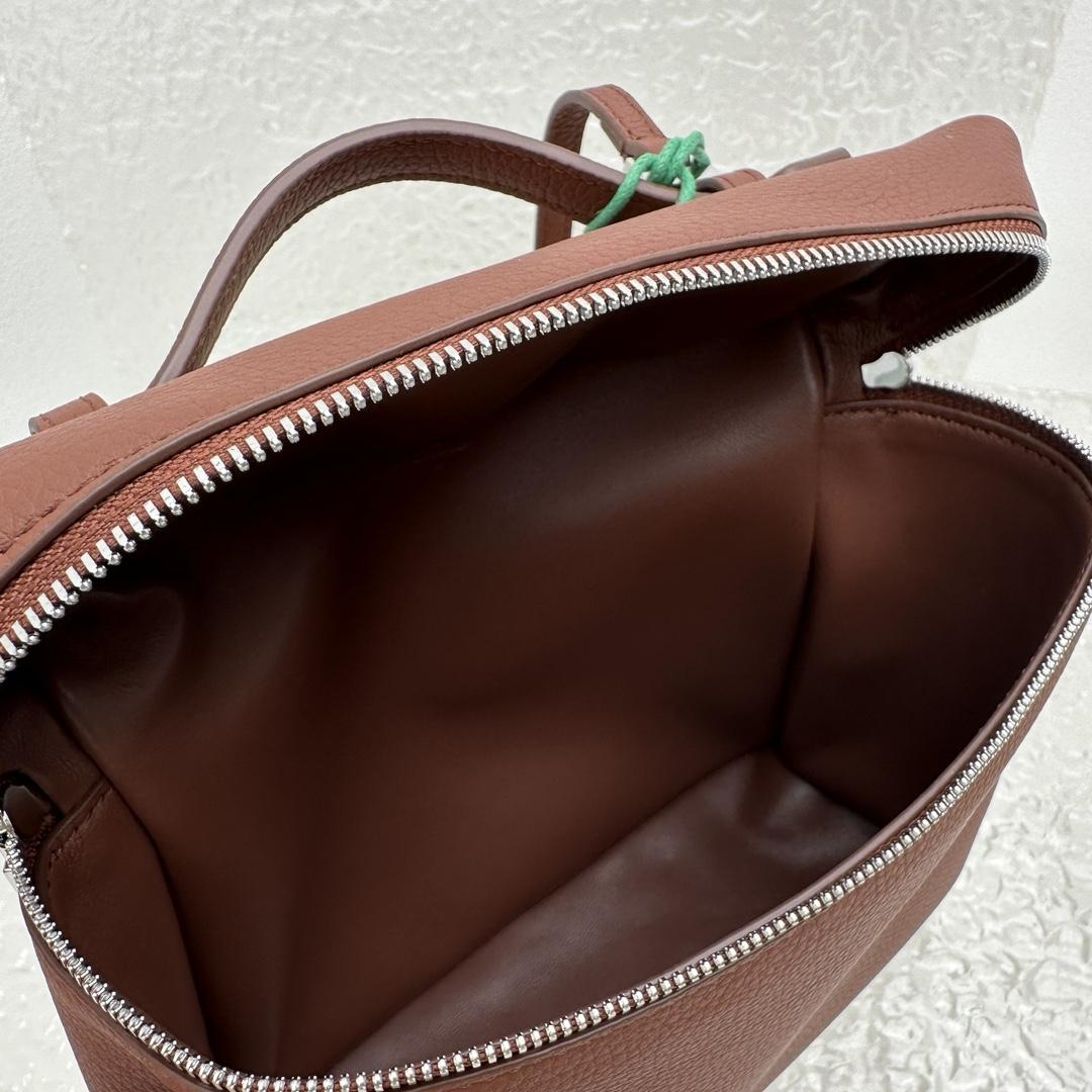 Loro Piana Extra Pocket Backpack L23.5   (23×8×22cm) - FashionPlug