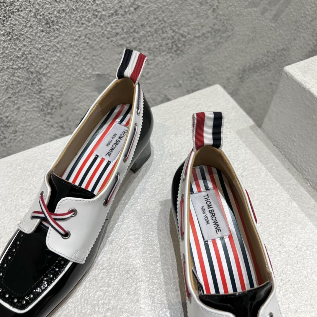 Thom Browne Black And White Soft Patent Leather 40mm Block Heel Boat Shoe - FashionPlug