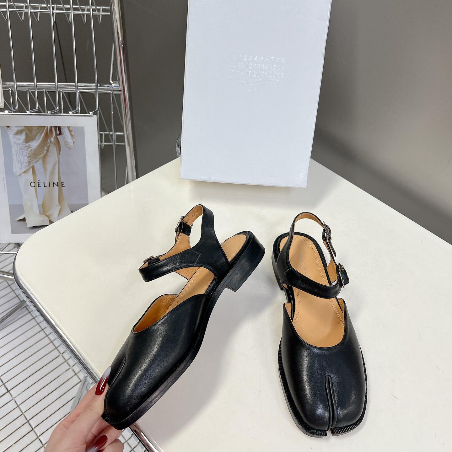 Maison Margiela Tabi Sandals - FashionPlug