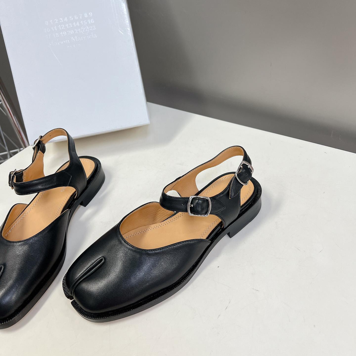 Maison Margiela Tabi Sandals - FashionPlug